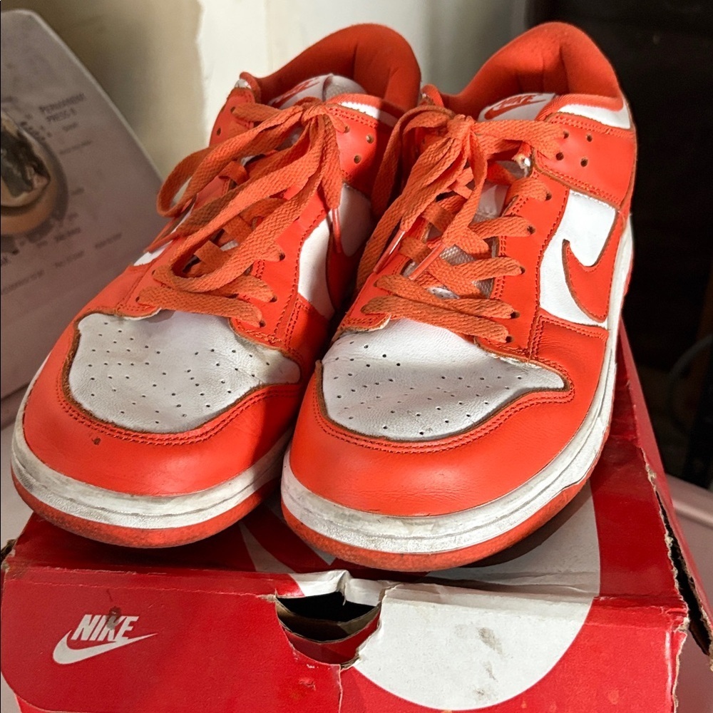 Men’s Nike dunk low orange and white size 11.5